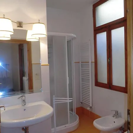 디모라 피에리 *